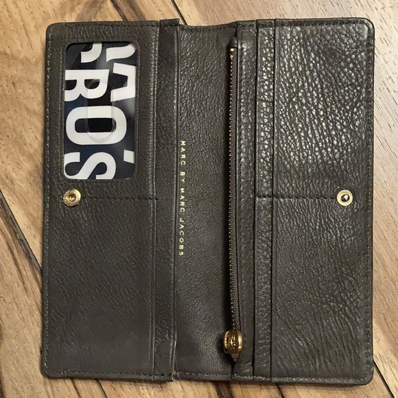 Marc by Marc Jacobs Bifold Pebbled Leather Wallet Taupe Tan - Picture 7 of 7